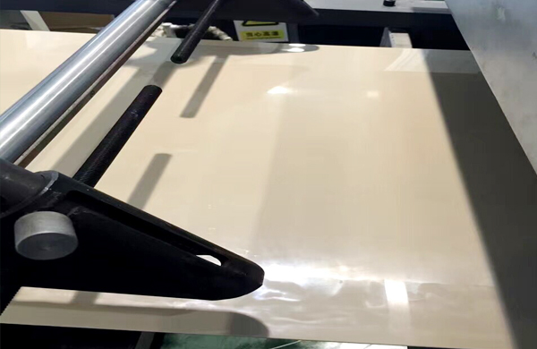 Основные преимущества листа PEEK 3