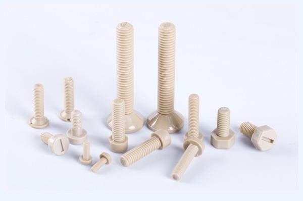 Винт M4 из PEEK