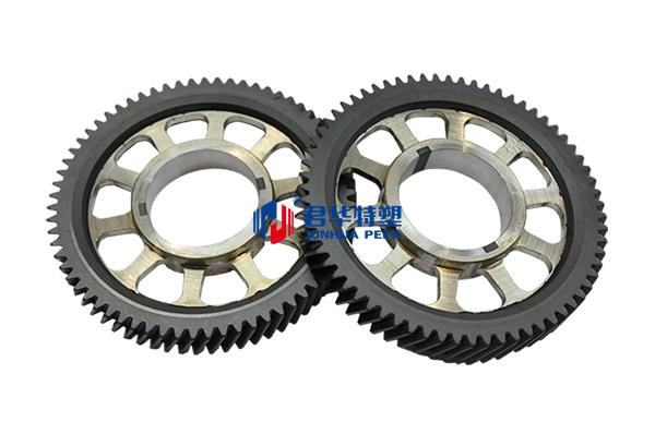 Большая шестерня из PEEK