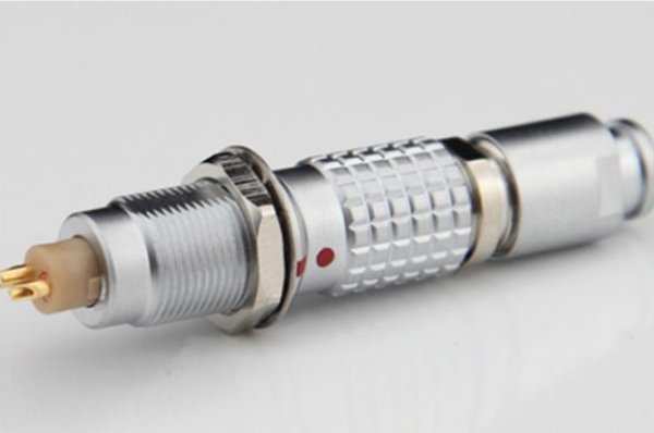 Многоконтактный разъём из PEEK